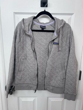 Patagonia women’s Gray organic cotton Quilted Hoodie Jacket size M
